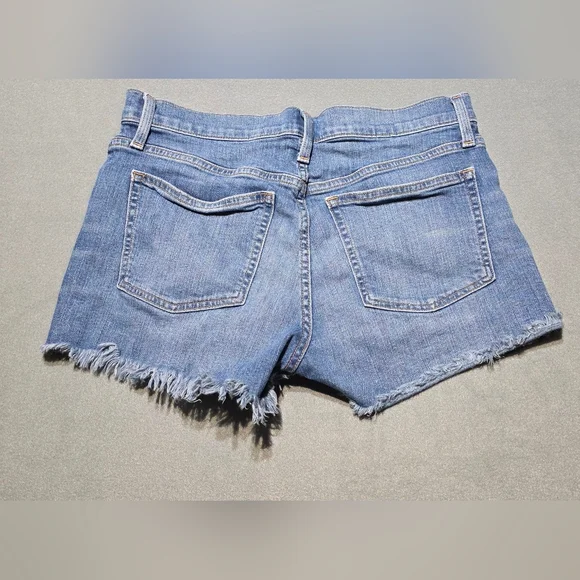 J.Crew Denim Women Shorts Size 29 - EUC Waist 32 - Inseam 3 - Picture 2 of 3